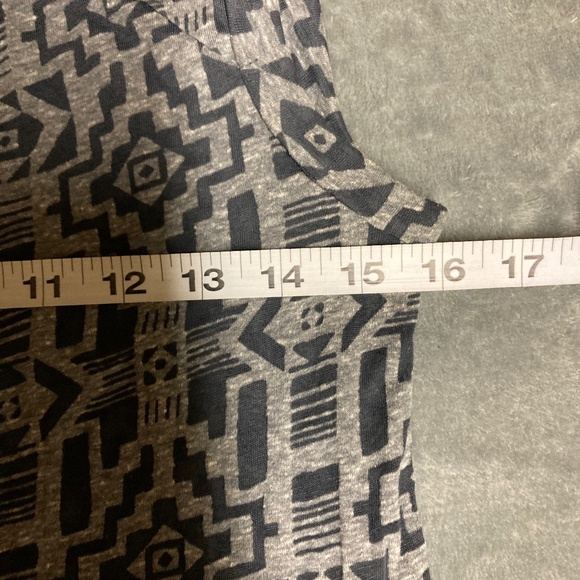 NWOT Aztec Print Sleeveless Top - Picture 7 of 9